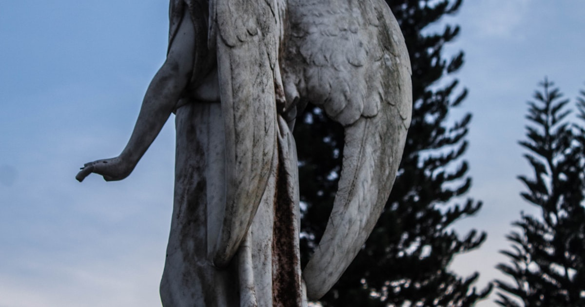 Ile kosztuje nagrobek w 2026 roku? Cennik materiałów i usług kamieniarskich